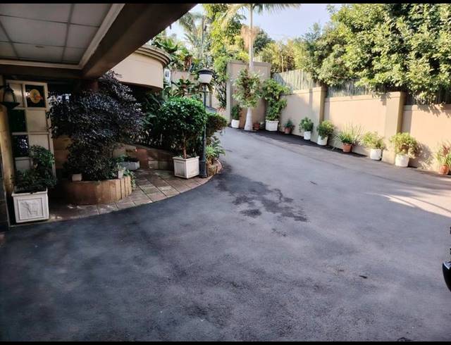 4 BEDROOM HOUSE FOR SALE IN LA LUCIA